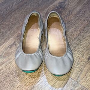 Stylish Women's Leather Flats